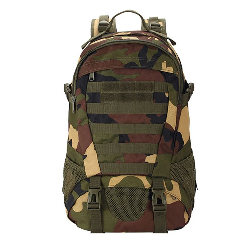 Sac à dos tactique en couleur camouflage, vue de face